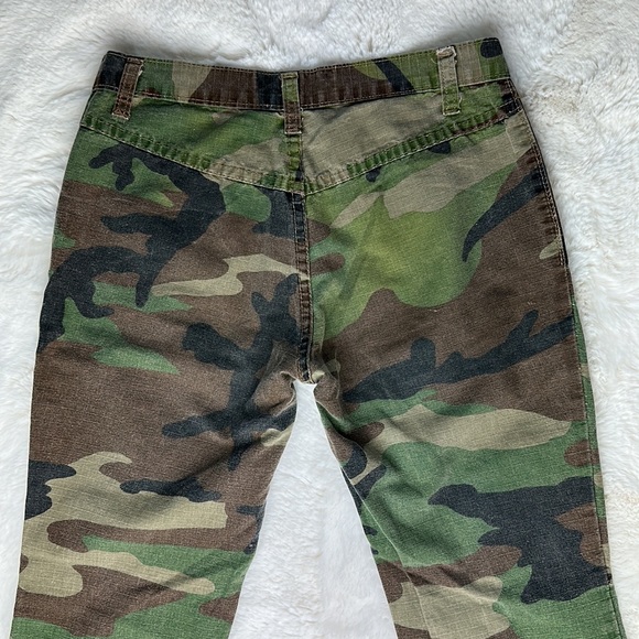 ⚡️Rad & Rare Vintage 90s Distressed Mall Goth Punk Grunge Camo Flare Pants! - Picture 9 of 9